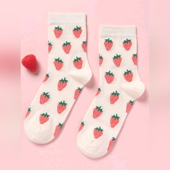 Strawberry Pattern Crew Socks - Picture 3 of 3